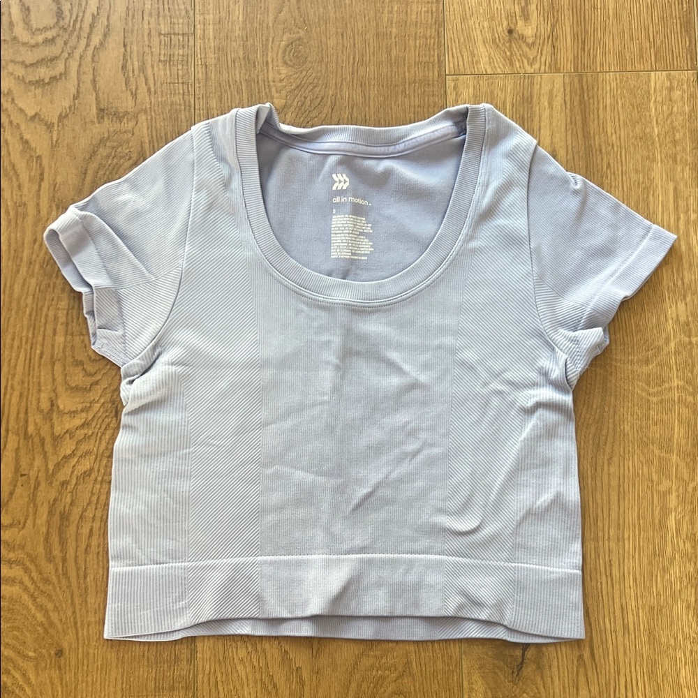 NWOT All in Motion Light Purple Seamless Crop Top